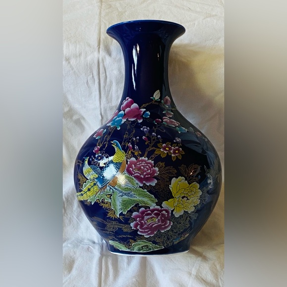 NWT Exotic Orient Style Vase Adorned w/Graceful Birds & Orchids- Pottery Picture - Picture 2 of 16